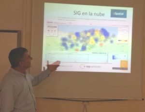 Javier Cabeza Llanes docente en el curso "Herramientas didácticas de la Geografía"