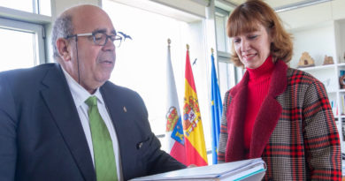 Jesus Oria y Bárbara Quevedo durante la reunión (Foto: Lara Revilla)