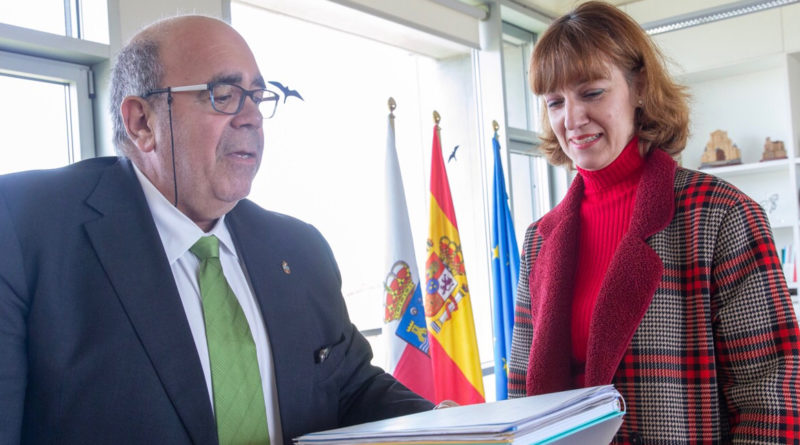 Jesus Oria y Bárbara Quevedo durante la reunión (Foto: Lara Revilla)